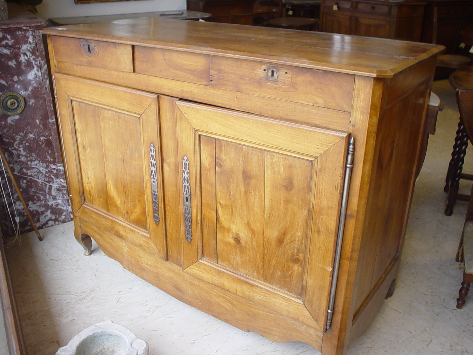 Credenza prima del restauro